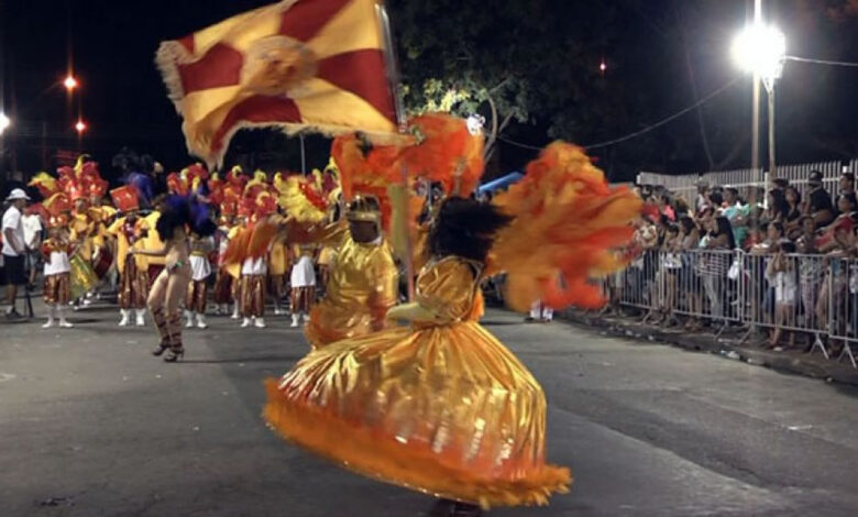 Avenida Olívio Franceschini é o palco da folia em Hortolândia - Carnaval 2013