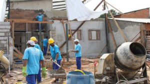 Garoto “Herói” de Hortolândia ganha casa do quadro Sonhar Mais Um Sonho do Programa do Gugu