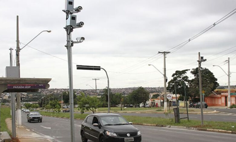Prefeitura informa pontos de radares fixos no município - 2013