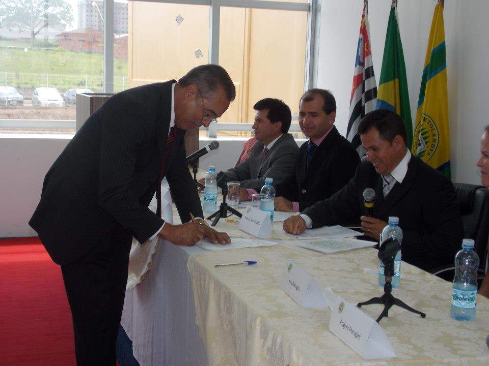 Vereadores e prefeito eleitos de Hortolândia em 2012 tomaram posse na útima terça-feira(01/01)