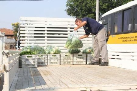 Alimentos da Agricultura Familiar chegam às escolas em novo caminhão