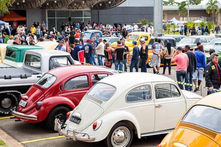 Encontro de carros antigos volta ao Paulínia Shopping no domingo