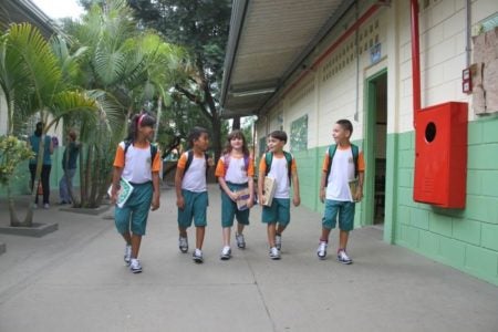 Prefeitura inicia entrega de material escolar para 23 mil alunos, nesta terça-feira (3)