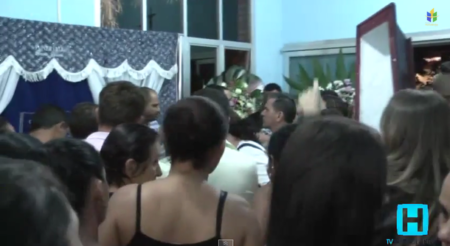 Comissária encontrada morta é enterrada em Sumaré