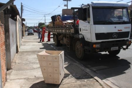 Saiba o que descartar nos caminhões “Cata-Bagulho”