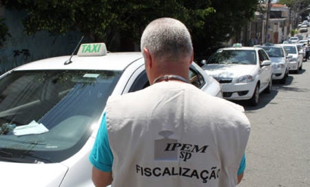 IPEM-SP realiza plantão de regularização de taxímetro para profissionais de Hortolândia