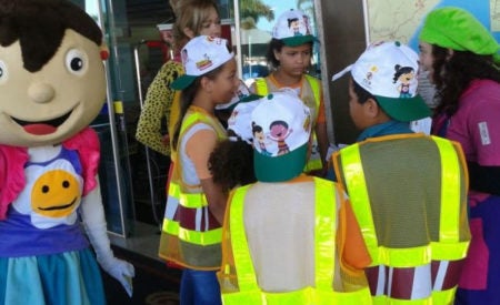 Alunos da rede municipal participam de blitz do Meio Ambiente