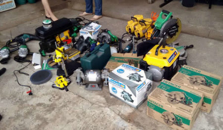 Trio é preso com ferramentas roubadas, munições e coletes balísticos