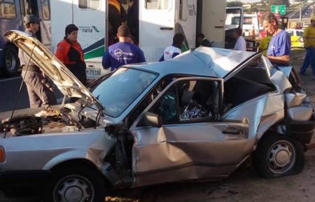 Acidente na SP-101 na tarde desta terça