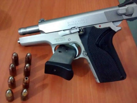 Homem é preso com armas no Jardim São Miguel