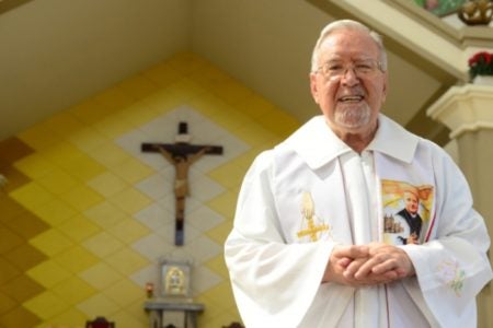 Padre Giovanni Murazzo lança livro sobre 50 anos de sacerdócio no Shopping Hortolândia