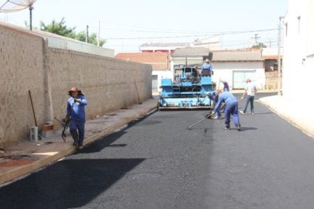 Prefeitura conclui obra de drenagem e pavimentação no Jardim Amanda