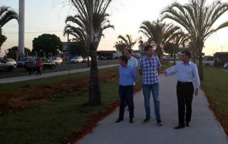 Segue a obra de revitalização da avenida São Francisco de Assis
