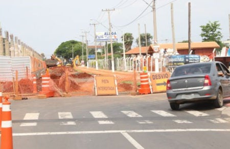 Avenida Olívio Franceschini terá interdição parcial até próxima semana
