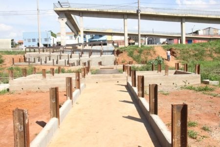 Passagens sobre linha férrea recebem dispositivos de segurança