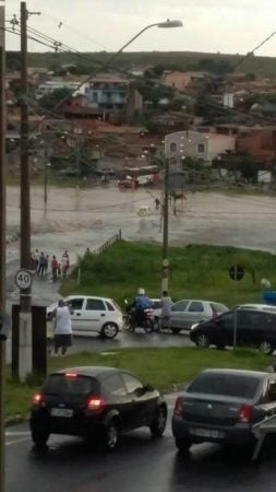 Moradores organizam petição contra enchentes no São Sebastião