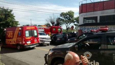 Fuga acaba com a colisão de dois carros no Jd Rosolem