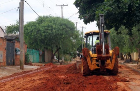 Prefeitura recupera valetas na Taquara Branca
