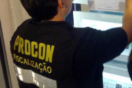 Procon orienta consumidores sobre preços de material escolar