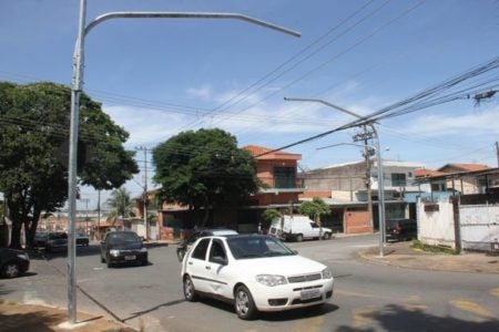 Semáforo é instalado no Campos Verdes