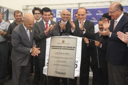 Prefeito e governador acompanha entrega de obras do novo Fórum