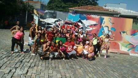 Clipe musical de música Zumba é gravado no Brasil com dançarinos de Hortolândia