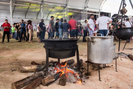 Sumaré Arena Music realiza Queima do Alho no encerramento da festa, dia 17/04