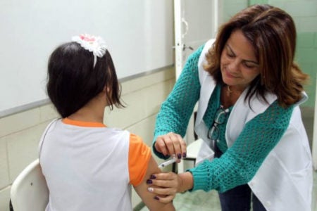 Hortolândia convoca adolescentes para receber vacina contra HPV