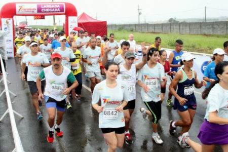 Corrida 7K e Caminhada 4K arrecadam alimentos