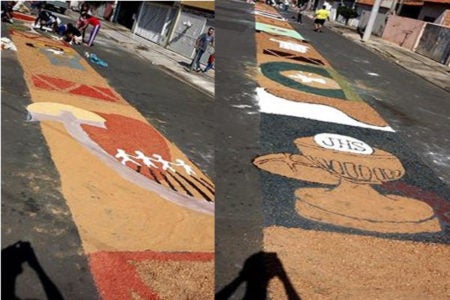 Tapetes de serragem embelezam comemoração de feriado