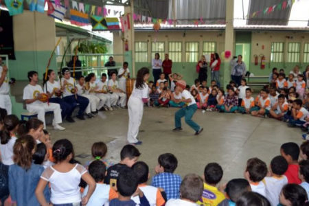 Programa Mais Cultura nas Escolas ensina capoeira a mais de 500 alunos