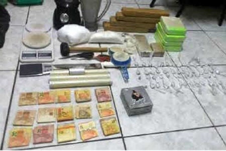 Suspeito de tráfico de drogas é preso no Amanda