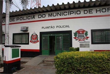 Jovem é detido por invadir e se depilar na casa de vizinho