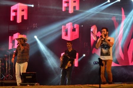 Gustavo Mioto e Fiduma & Jeca agitam o rodeio de Hortolândia