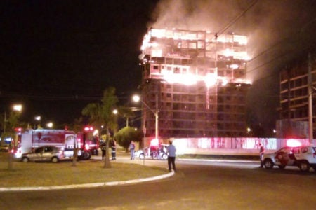 Incêndio em prédio abandonado em Hortolândia