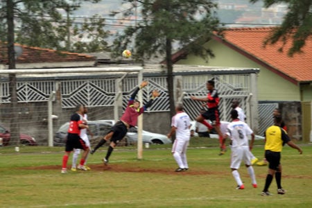 Sumarezinho perde derby para Rosolem