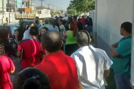 Processo seletivo atrai centenas de pessoas