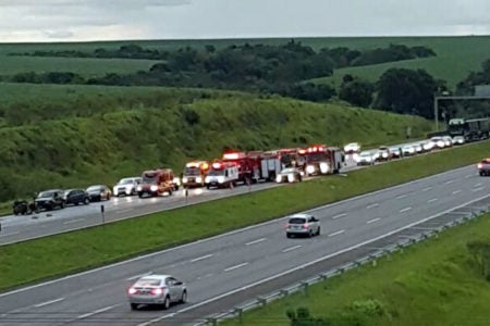 Grave acidente na Bandeirantes fez três vitimas fatais