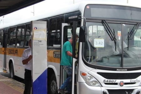 Prefeitura oferece transporte “alternativo” aos moradores