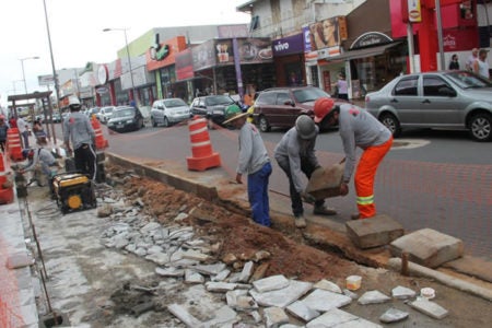 Iniciados reparos nas obras do Centro