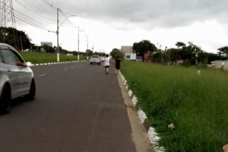 Internauta reclama de falta de calçamento em rua de Hortolândia