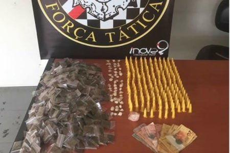 Dupla é presa por trafico no Santa Emília