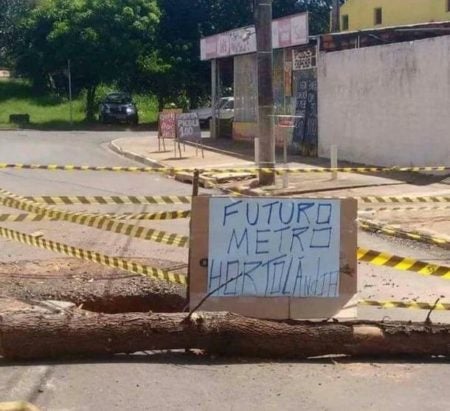 Buraco gigante irrita os moradores do Jardim Malta