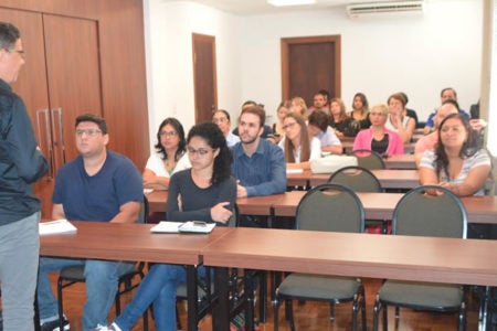 ACIC qualifica mão de obra gratuitamente