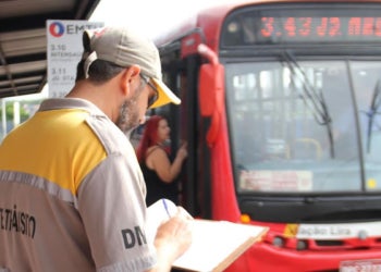 Prefeitura diz já reduziu atraso de ônibus municipais