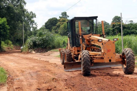 Prefeitura de Hortolândia realiza manutenção em vias sem asfalto