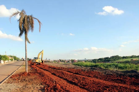 Pista de caminhada começa a ser construída no Parque Santa Fé