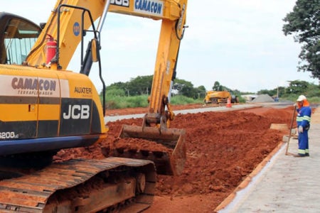 Prefeitura retoma obras de pavimentação na Taquara Branca