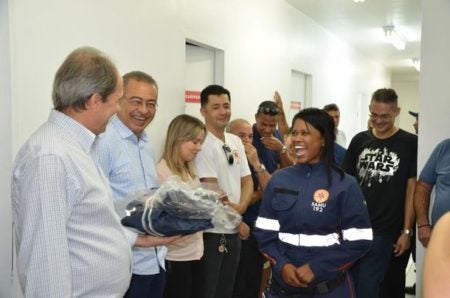 Equipe do Samu ganha novos uniformes