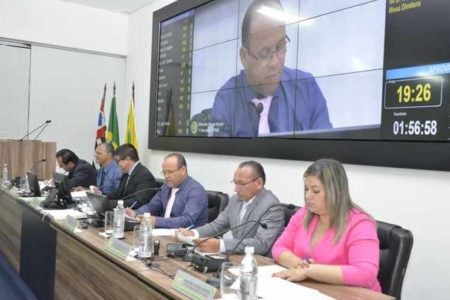 Mudança de lei pode economizar 1 milhão por ano em publicações em jornais locais